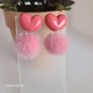 Cute Pink Heart Faux Fur Pom Pom Dangle Earrings Women's Fashion Jewelry NEW